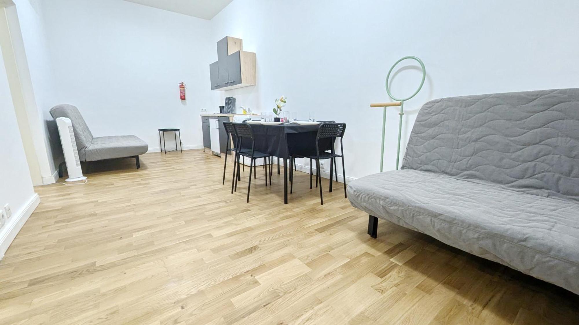 Spacious In A Lively Area Apartment Vienna